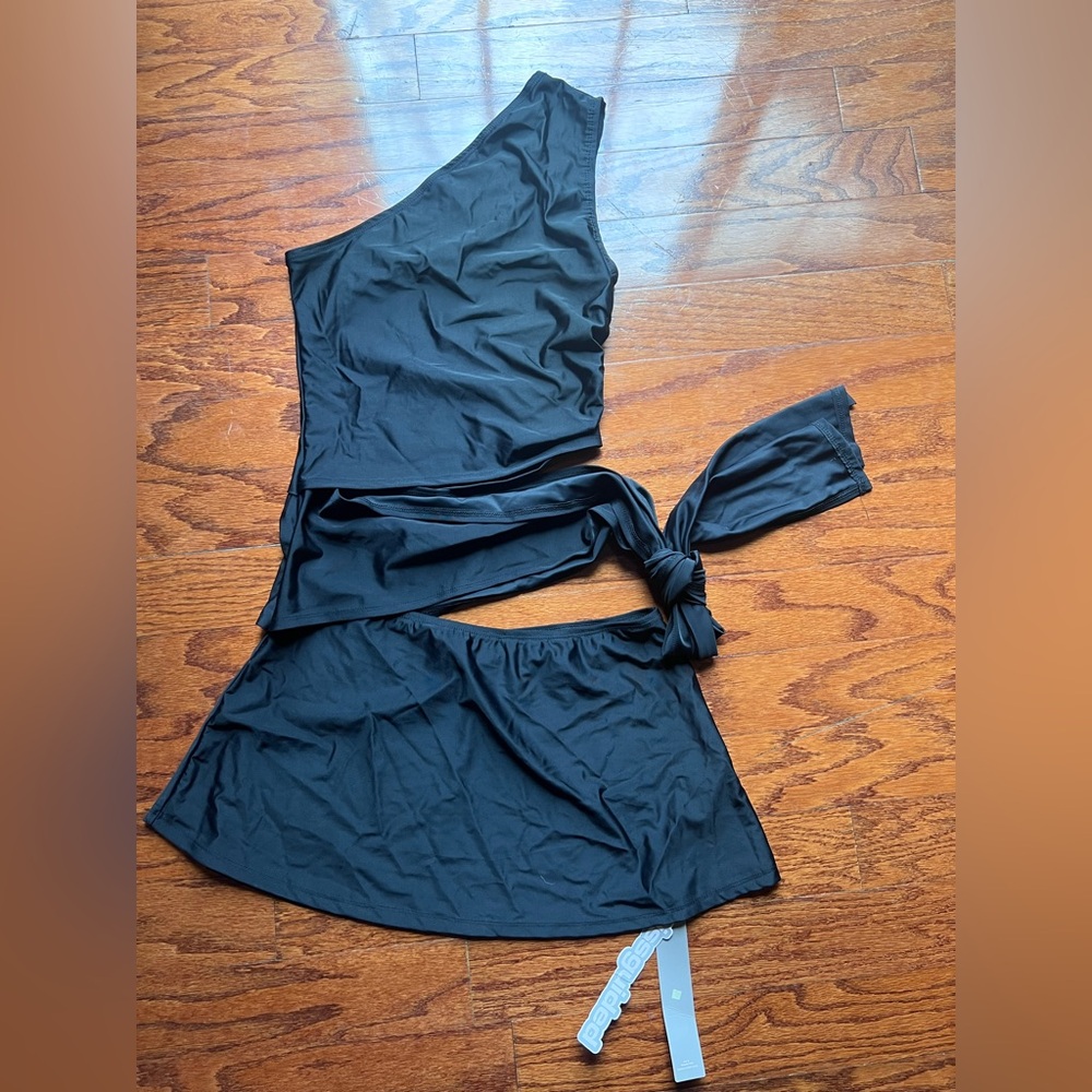 Missguided Elegant Black Dress